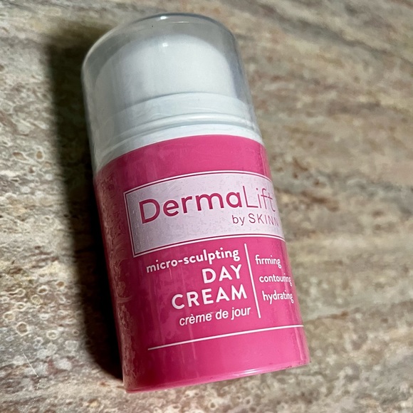 New Dermalift micro- sculpting Day Cream by SKINN - Picture 2 of 16